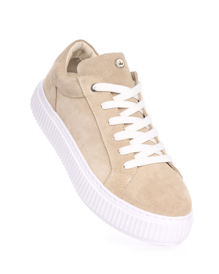 Martin Valen beige genuine leather casual sneakers, top-front close-up showing white laces and ridged white sole