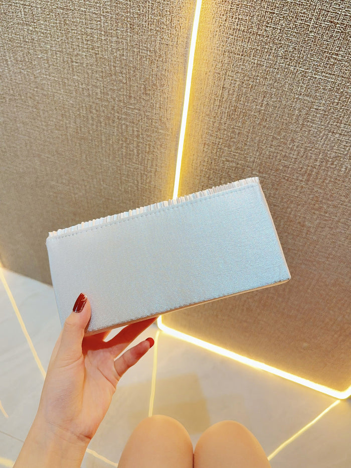 CL1753 - Luxury Evening Shiny features Bag