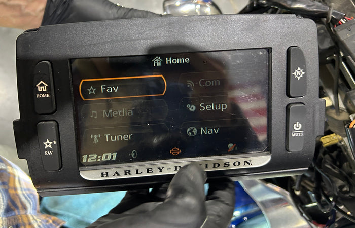 Harley Davidson OEM 14-16 Touring Radio 76000076A