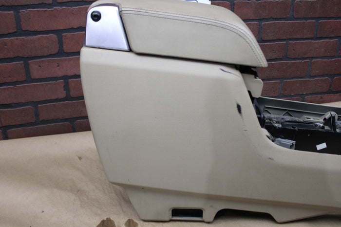 10-16 LAND ROVER LR4 L320 OEM CENTER CONSOLE ASSEMBLY W/ ARMREST BEIGE USB Heat
