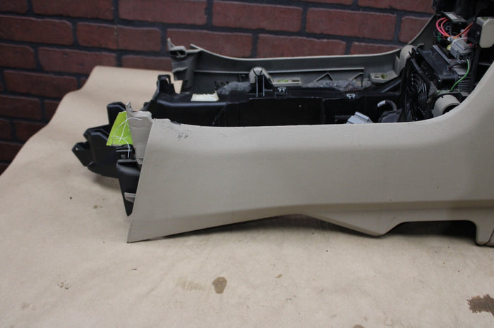 10-16 LAND ROVER LR4 L320 OEM CENTER CONSOLE ASSEMBLY W/ ARMREST BEIGE USB Heat
