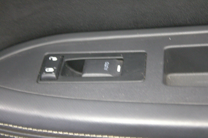 2008-2014 Dodge Challenger Front Passenger Right Side Interior Door Panel Black