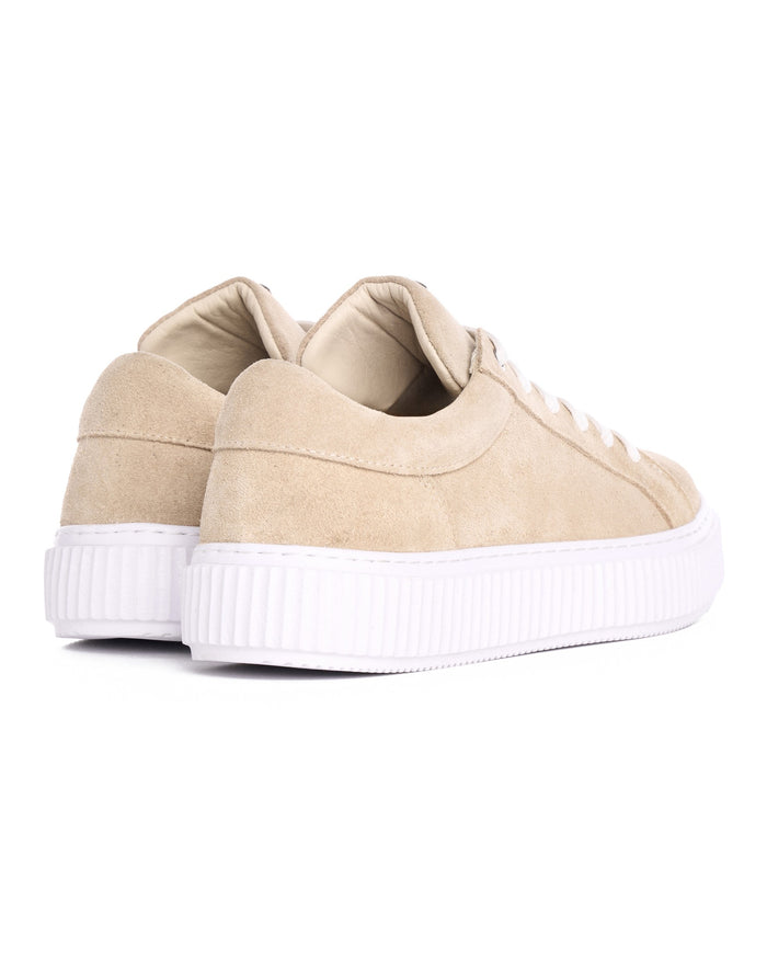 Martin Valen beige genuine leather sneakers, close rear view showing rounded heel and white ridged platform sole