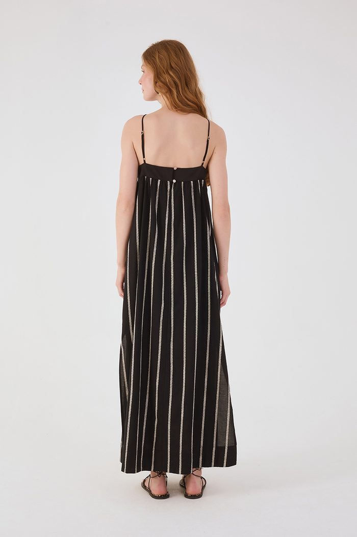 Black Embroidered Flower Adjustable Straps Cotton Maxi Dress_5