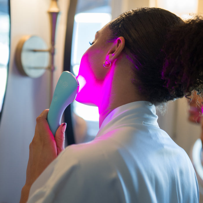 Clinical Acne : Blue Light Therapy for Acne