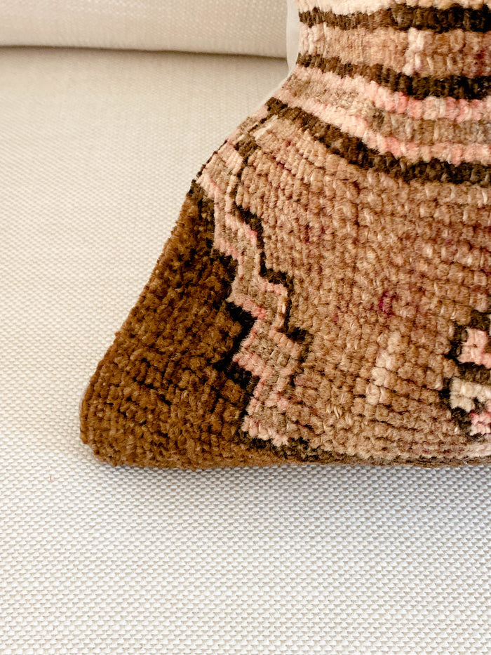 Gladice Handmade traditional Turkish kilim pillow cover made with vintage rugs 16x24 beige brown purple