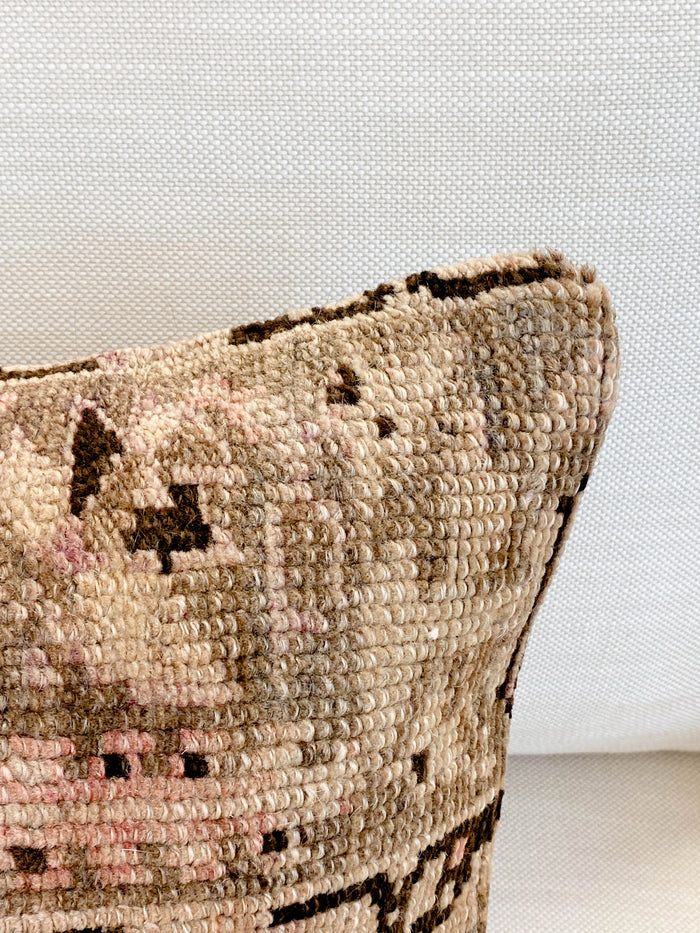 Gladice Handmade traditional Turkish kilim pillow cover made with vintage rugs 16x24 beige brown purple