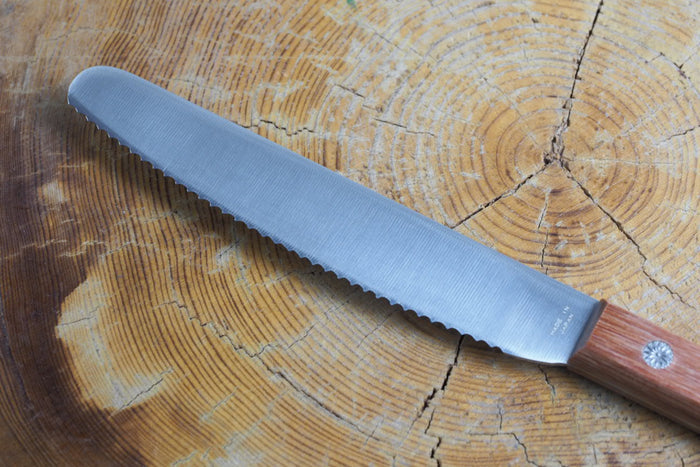 Kanetsune AUS-8 Serrated Blade Spread Knife 11cm Red Plywood Handle