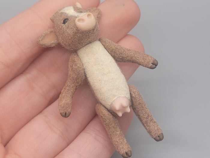 Lori Hall – Fuzzy Cow with 1 Horn