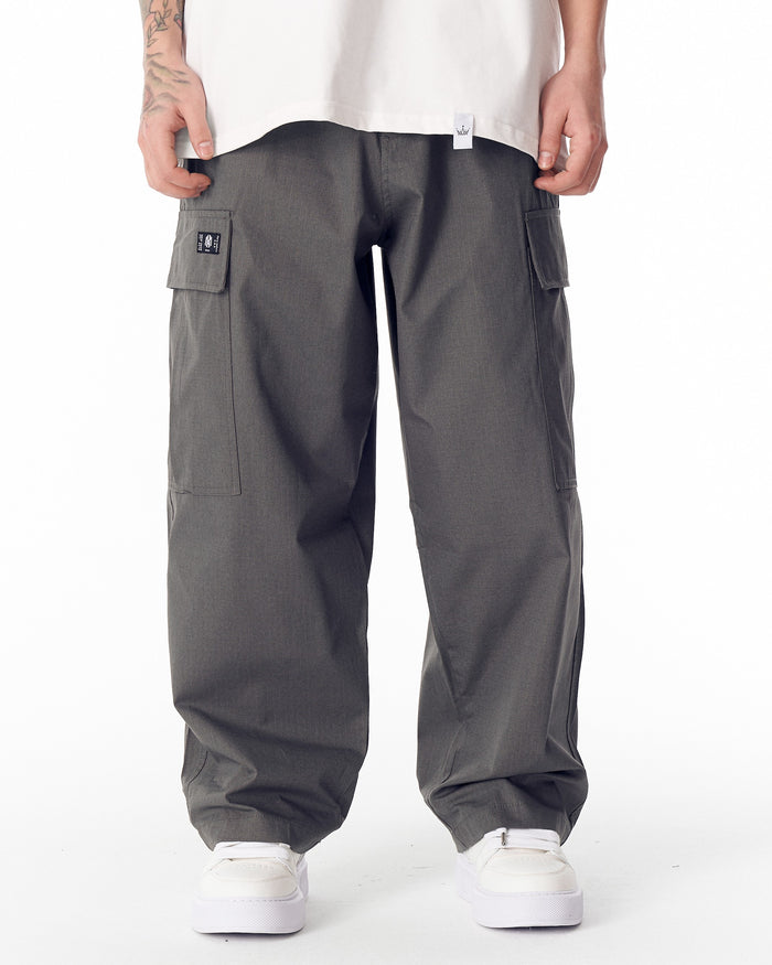 Martin Valen men's relaxed-fit anthracite cargo pants, front view showing waist and side flap pockets