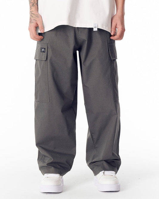 Martin Valen men's relaxed-fit anthracite cargo pants, front view showing waist and side flap pockets