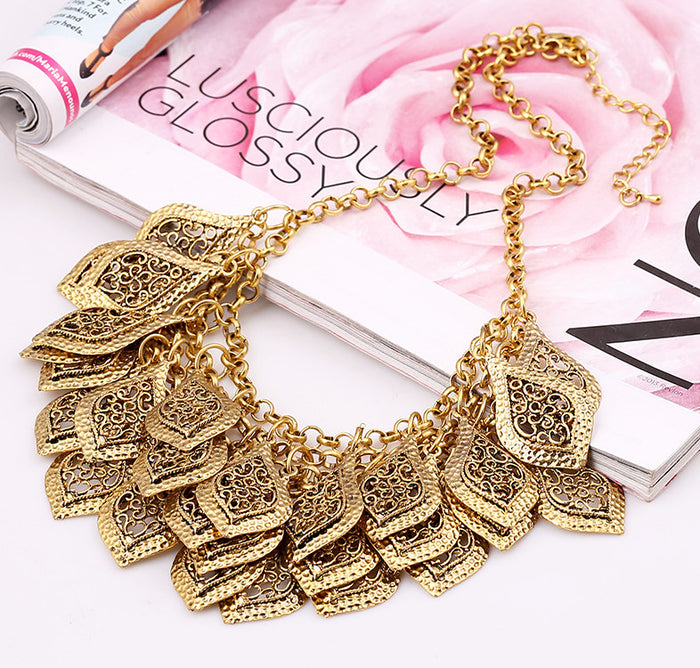 N2716 - Multi-Layer Hollowed-Out Leaf Carving Clavicle Chain