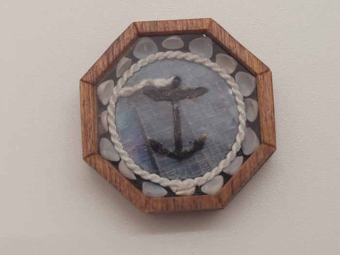 Sailor's Valentine ‐ Anchor with Shells – by Pam Friend