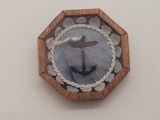 Sailor's Valentine ‐ Anchor with Shells – by Pam Friend