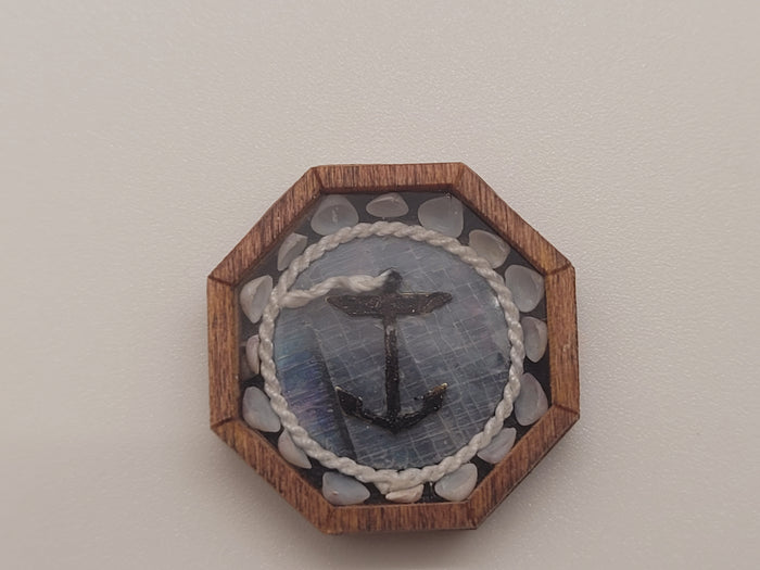 Sailor's Valentine ‐ Anchor with Shells – by Pam Friend