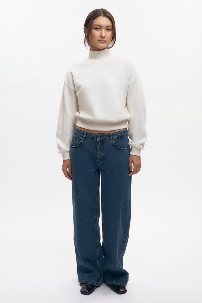 Women's Cozy Turtleneck in Marshmallow